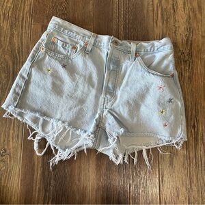 LEVIS 501 cut-off denim jean shorts embroidered flowers women's 29 light blue